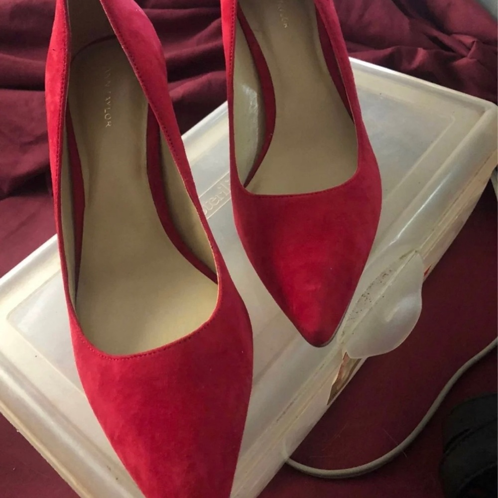 Women’s ref heels